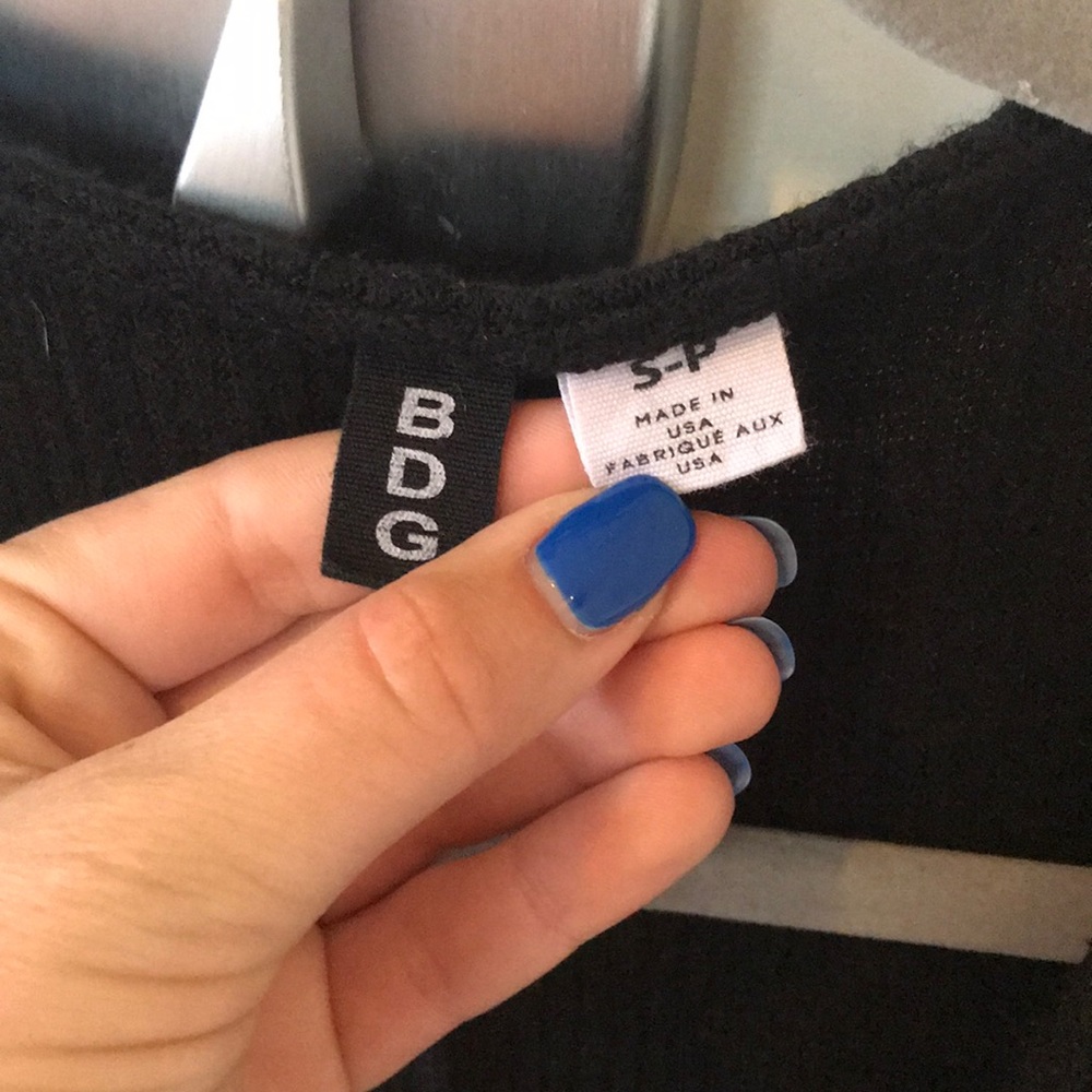 URBAN OUTFITTERS Black Sweater w Pockets - Picture 4 of 7